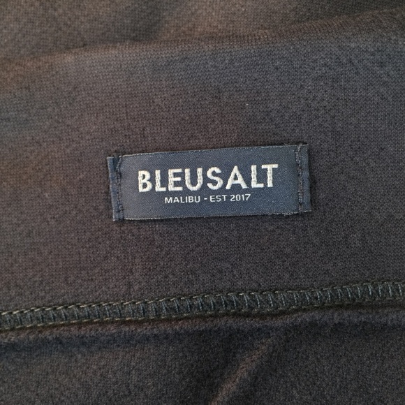 BLEUSALT Signature 3 Yard Wrap Black NWOT Modal Spandex Shawl Scarf Cape - Picture 6 of 6